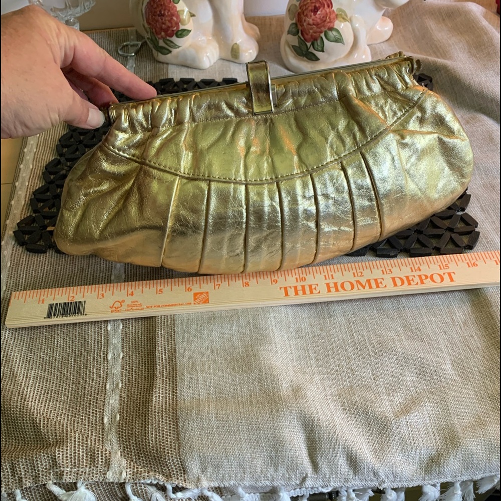 VTG gold leather clasp clutch purse